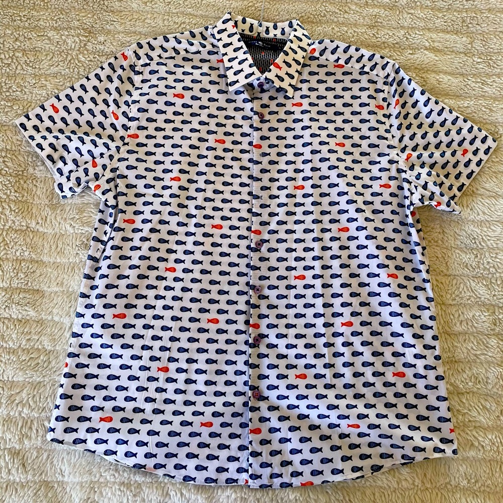 NEW MENS STONE ROSE SHORT SLEEVE BUTTON DOWN- SIZE MENS XL. NEVER WORN.
